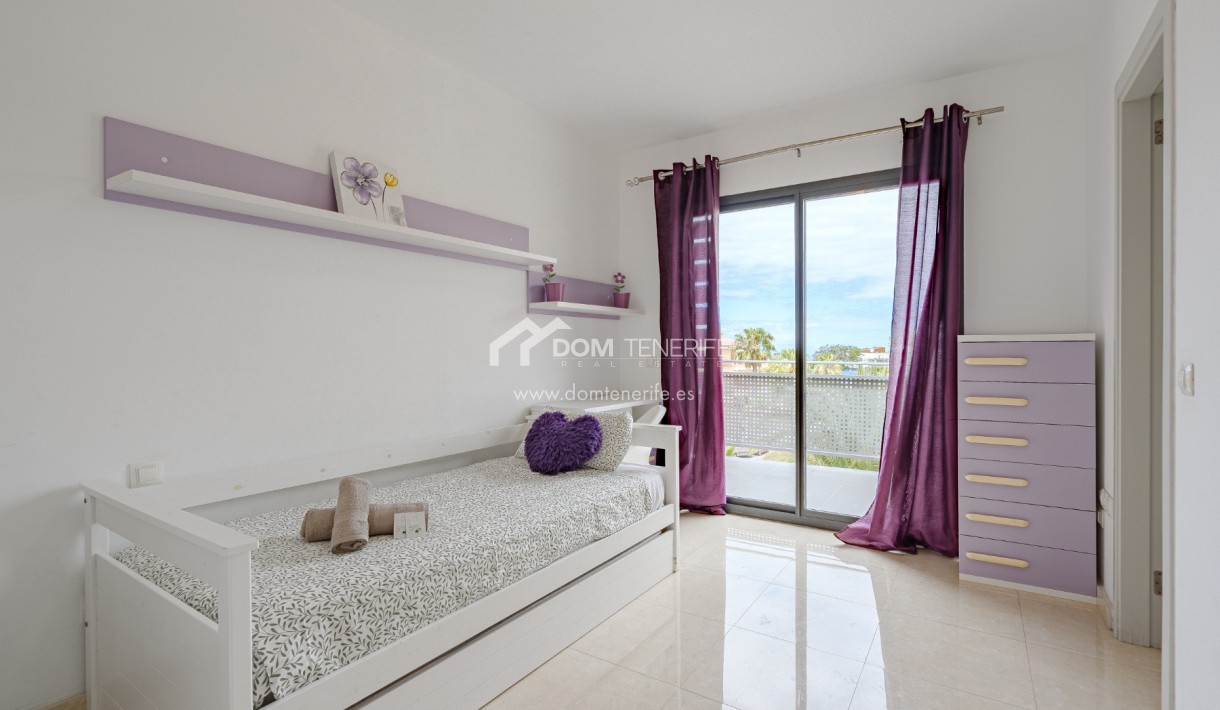 Wiederverkauf - Stadthaus -
Adeje - El Galeon