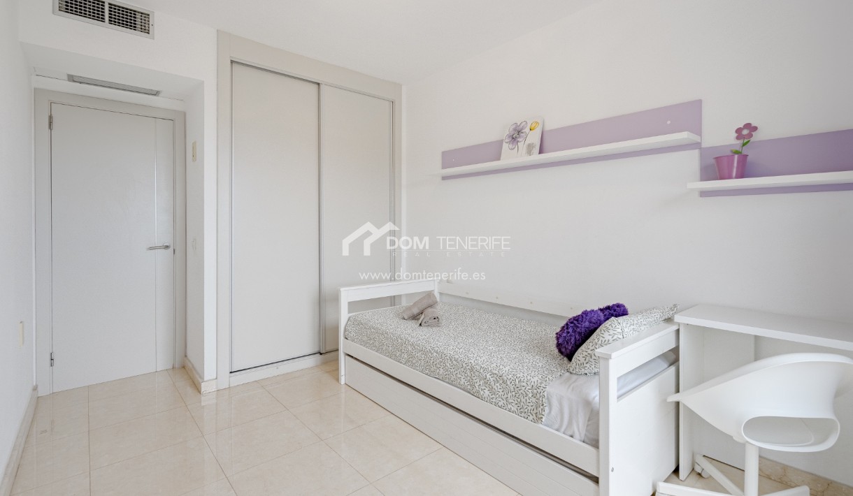 Wiederverkauf - Stadthaus -
Adeje - El Galeon