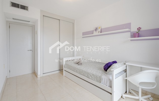 Wiederverkauf - Stadthaus -
Adeje - El Galeon