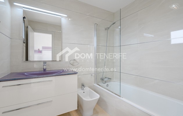 Wiederverkauf - Stadthaus -
Adeje - El Galeon