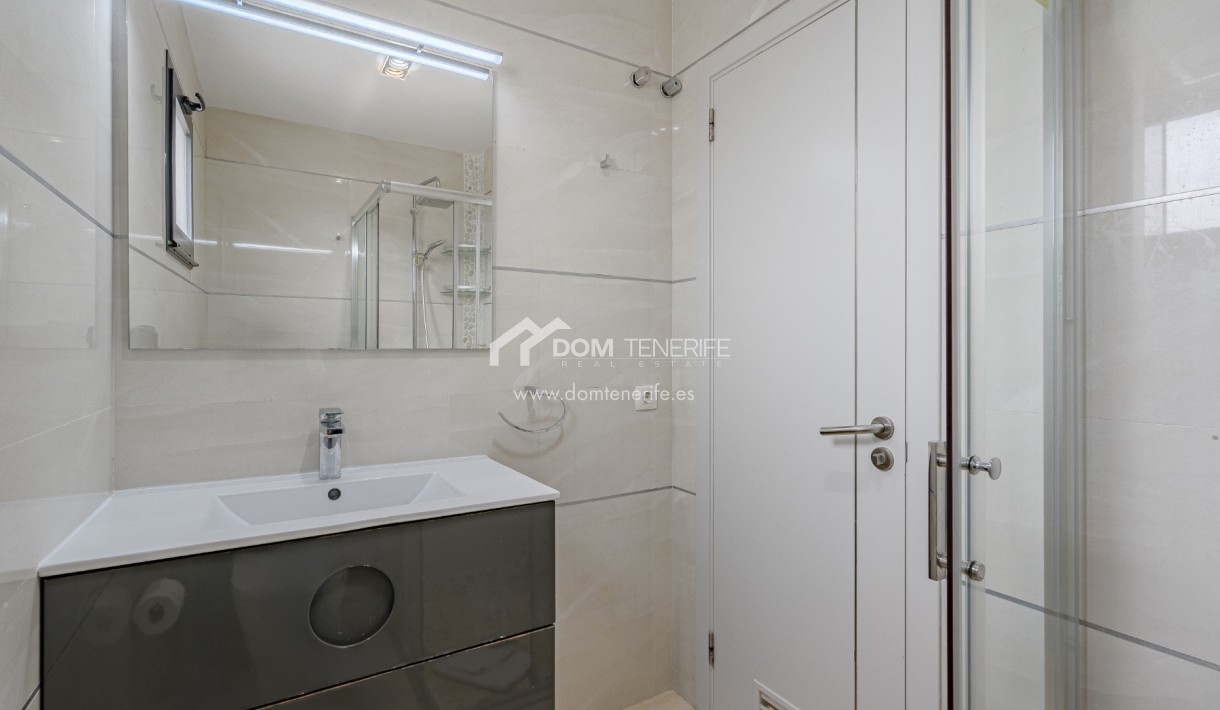 Wiederverkauf - Stadthaus -
Adeje - El Galeon