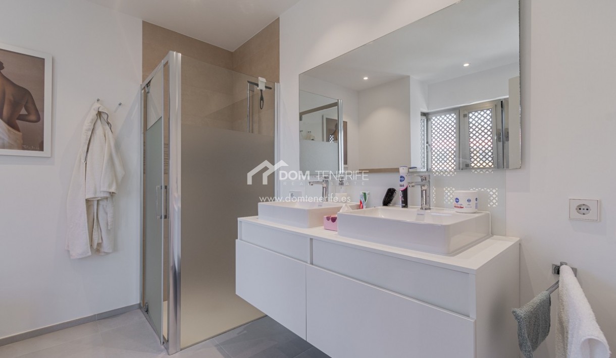 Revente - Plat -
Arona - Palm Mar