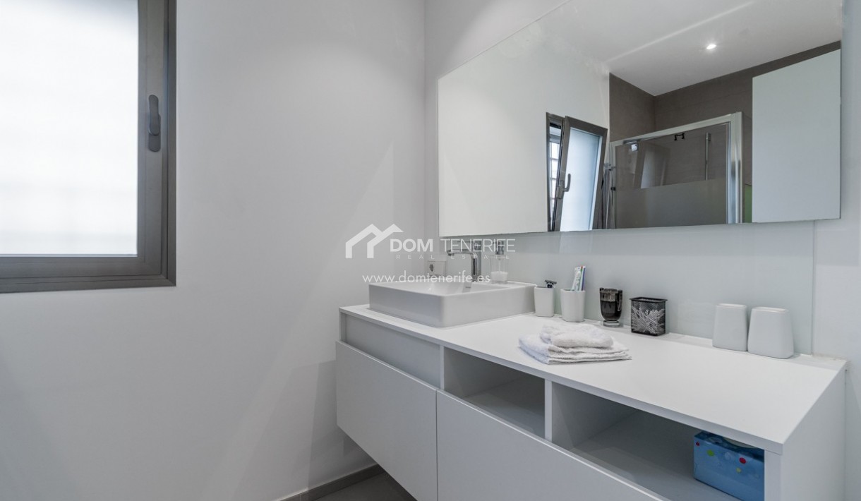 Revente - Plat -
Arona - Palm Mar