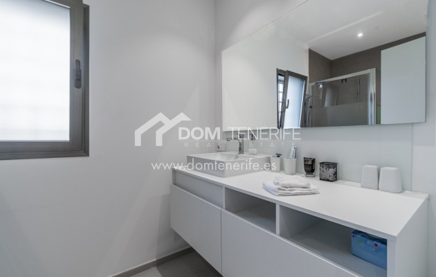 Revente - Plat -
Arona - Palm Mar