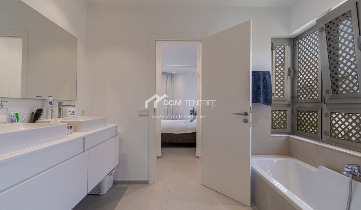 Revente - Plat -
Arona - Palm Mar