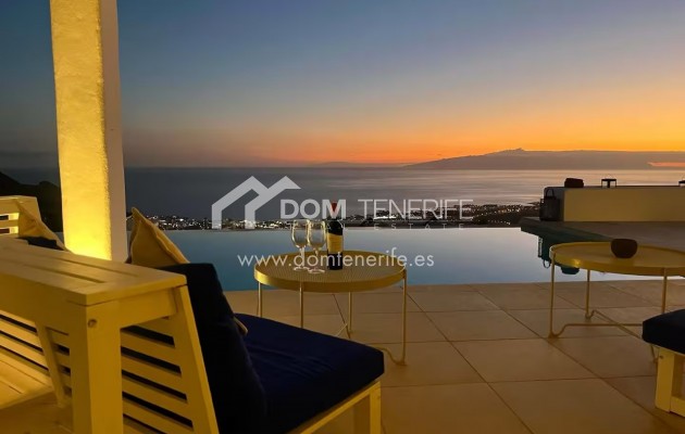 Venta - Chalet independiente -
Adeje - Roque del Conde