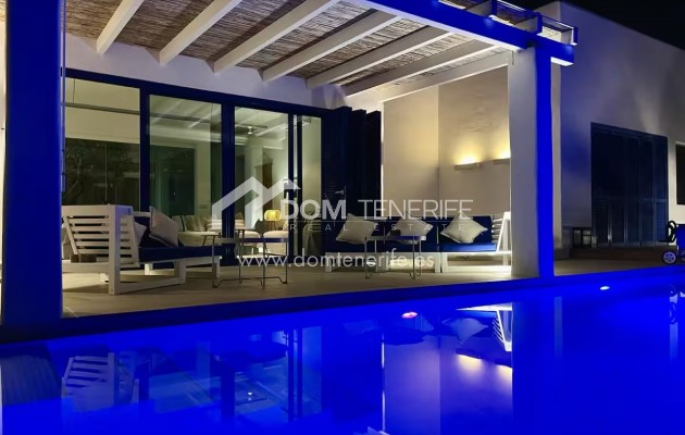 Venta - Chalet independiente -
Adeje - Roque del Conde