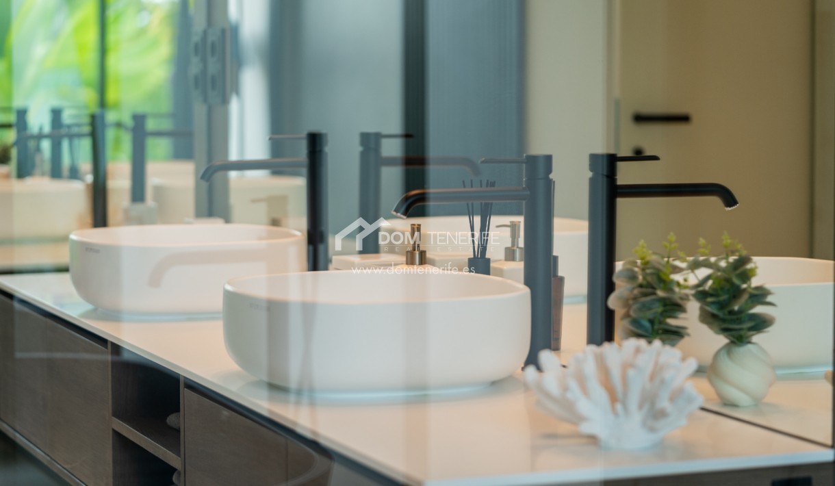 Wiederverkauf - Villa -
Guía de Isora  - Abama