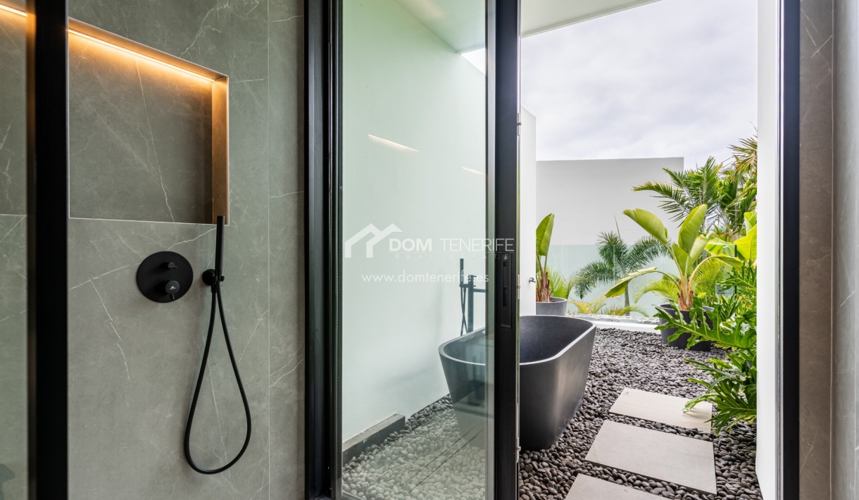 Wiederverkauf - Villa -
Guía de Isora  - Abama