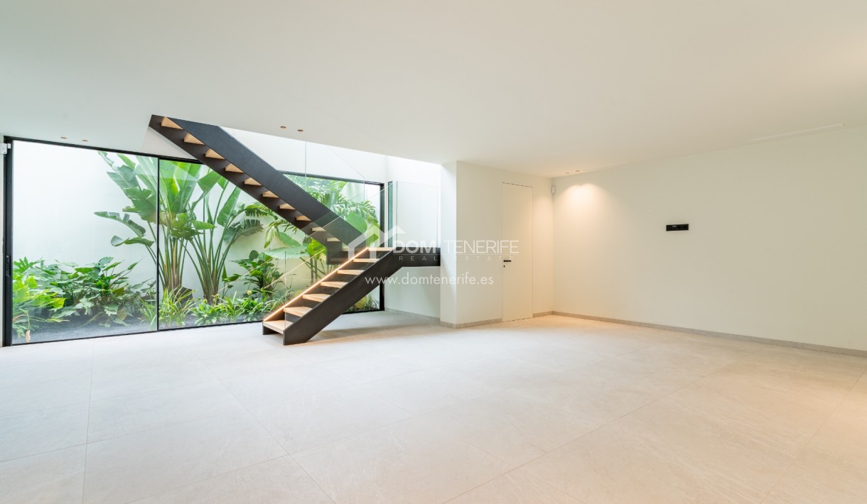 Wiederverkauf - Villa -
Guía de Isora  - Abama