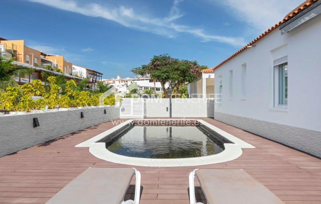 Продажа - Вилла -
Сан Мигель де Абона - Гольф дель Сур