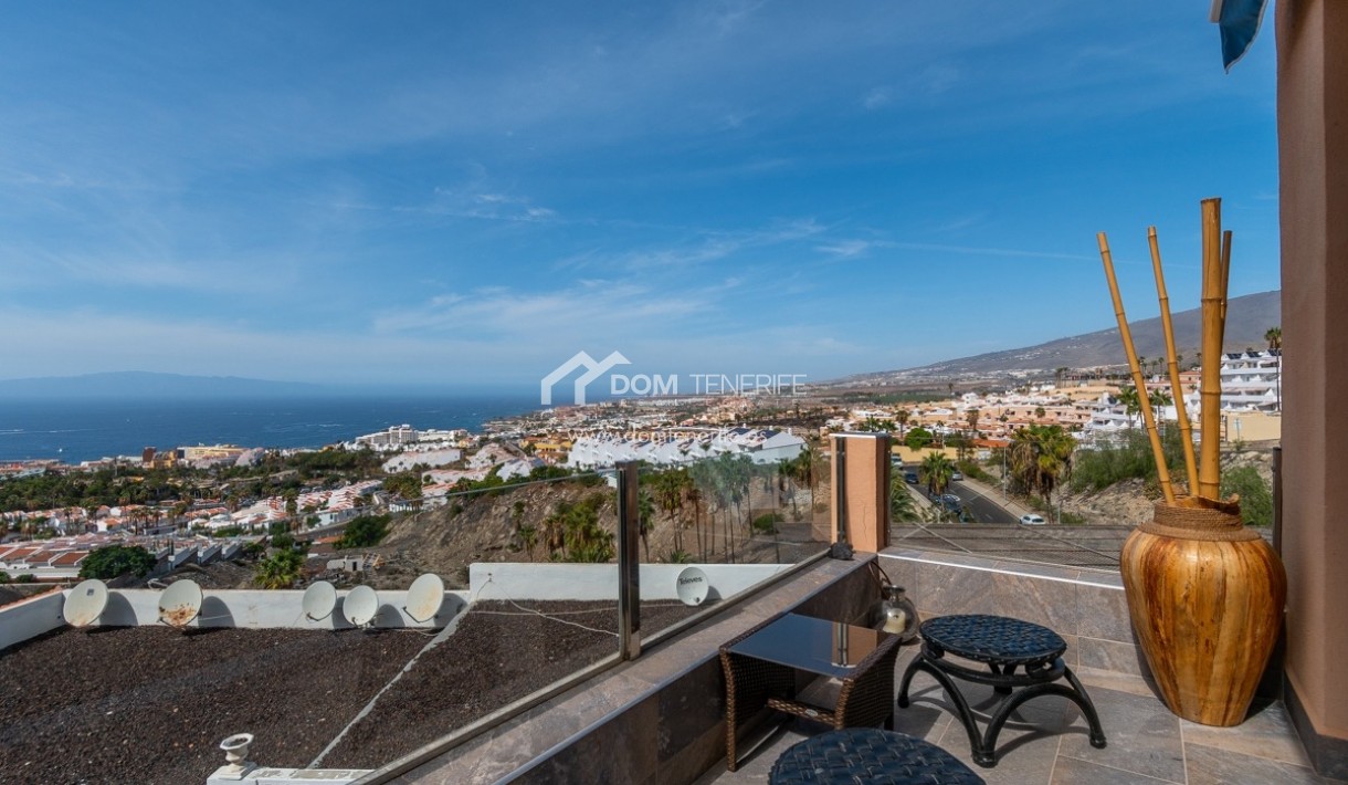 Sale - Townhouse -
Adeje - San Eugenio Alto