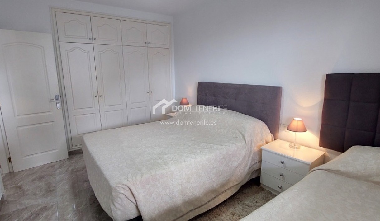 Revente - Plat -
Adeje - Roque del Conde