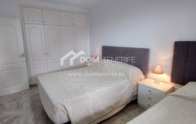 Revente - Plat -
Adeje - Roque del Conde