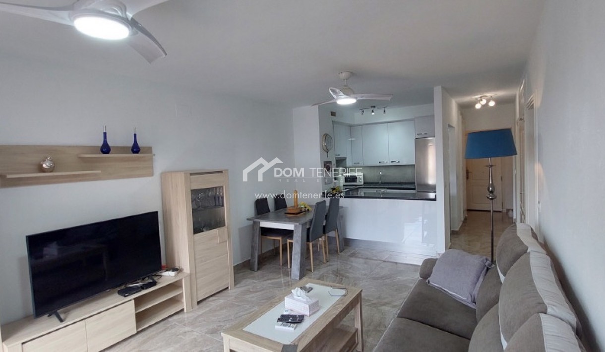 Revente - Plat -
Adeje - Roque del Conde