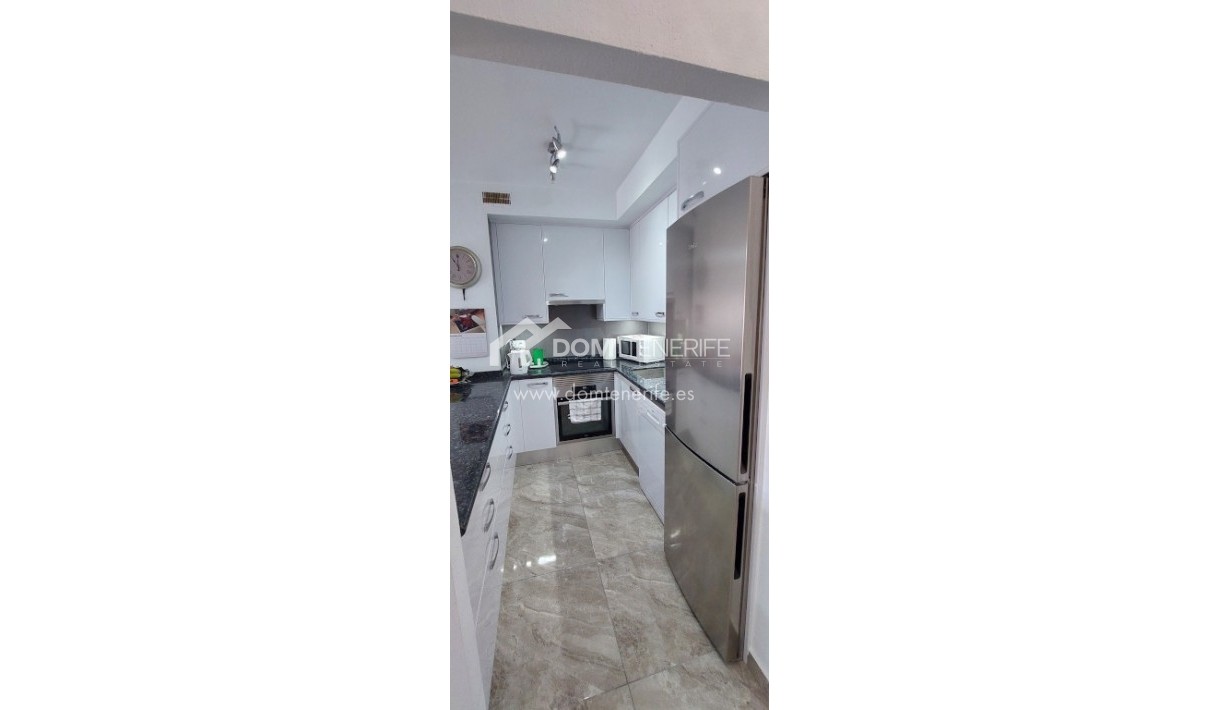 Revente - Plat -
Adeje - Roque del Conde