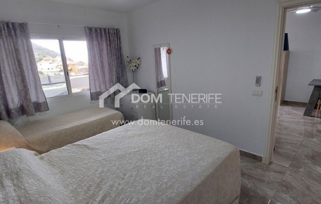 Revente - Plat -
Adeje - Roque del Conde