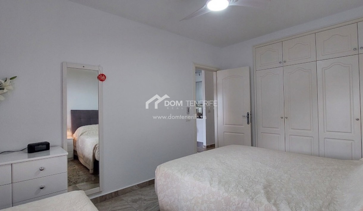 Revente - Plat -
Adeje - Roque del Conde