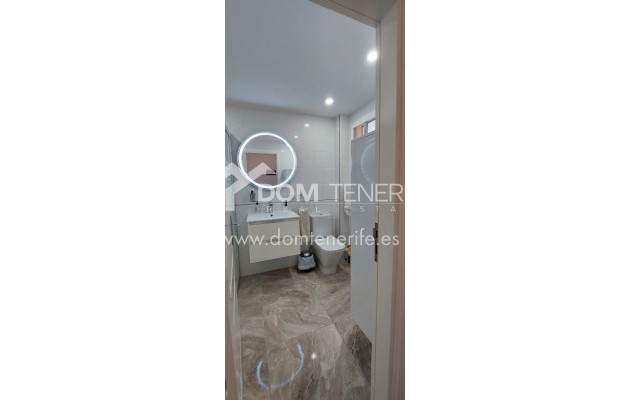 Revente - Plat -
Adeje - Roque del Conde