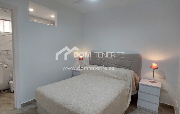 Revente - Plat -
Adeje - Roque del Conde