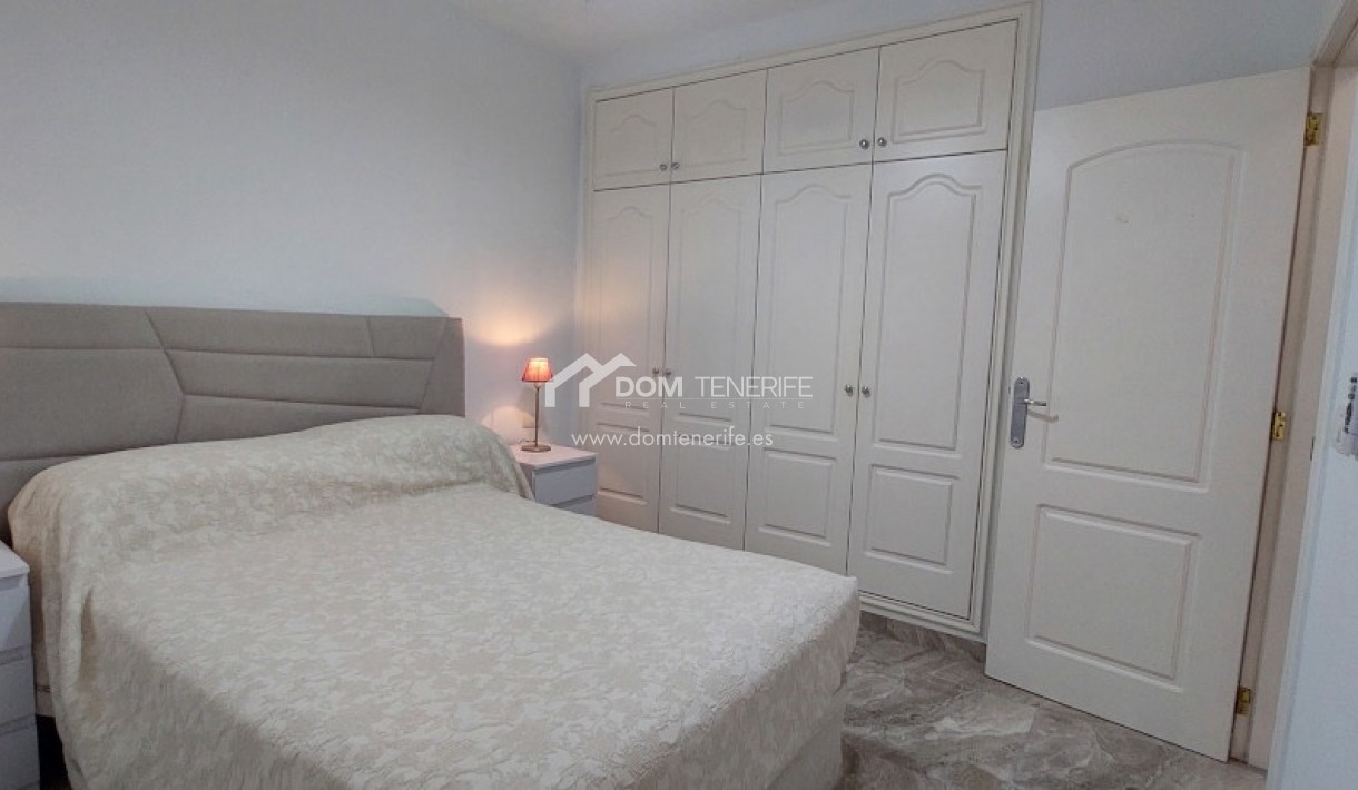 Revente - Plat -
Adeje - Roque del Conde