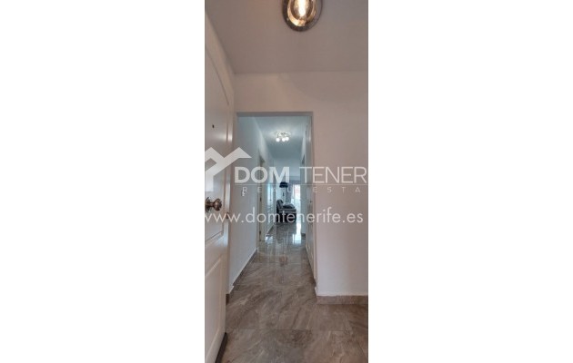 Revente - Plat -
Adeje - Roque del Conde