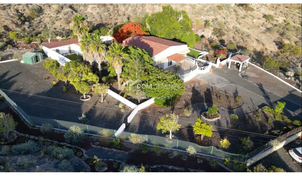 Revente - Maison rustique / terrain rustique -
Guía de Isora  - Piedra Hincada