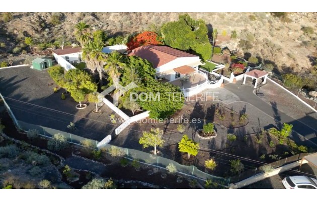 Revente - Maison rustique / terrain rustique -
Guía de Isora  - Piedra Hincada