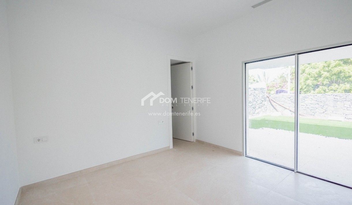 Revente - Villa -
Adeje - San Eugenio Alto