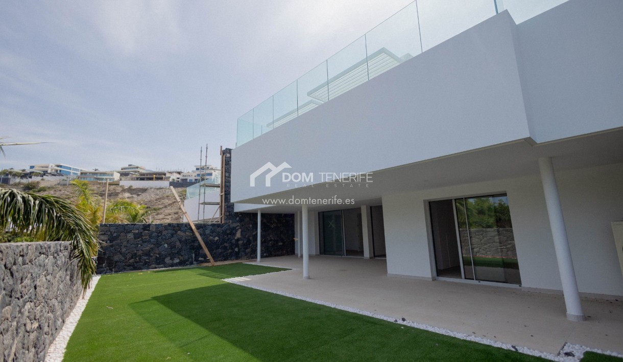 Revente - Villa -
Adeje - San Eugenio Alto