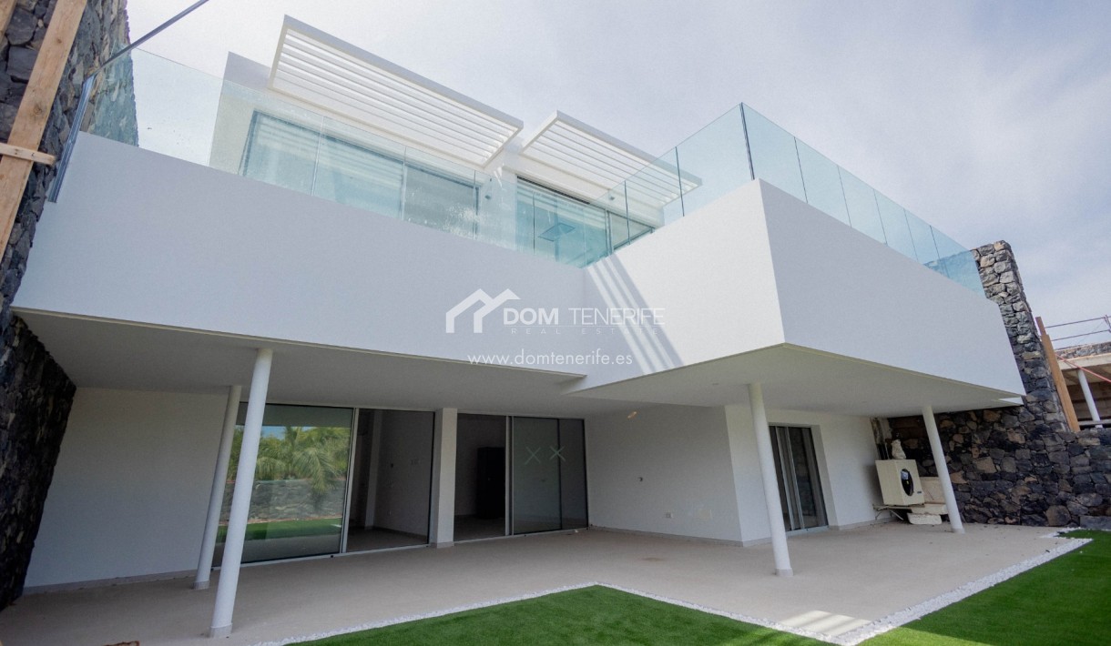 Revente - Villa -
Adeje - San Eugenio Alto