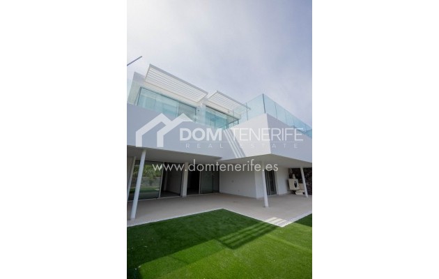 Revente - Villa -
Adeje - San Eugenio Alto