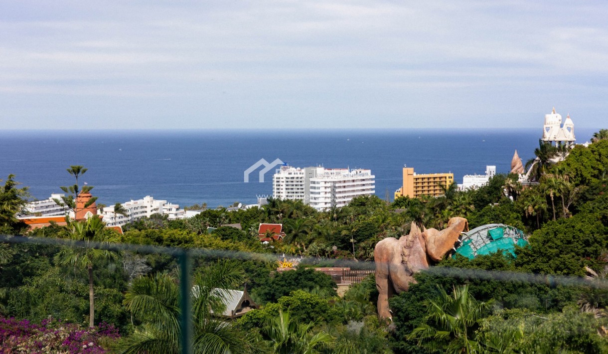 Revente - Villa -
Adeje - San Eugenio Alto