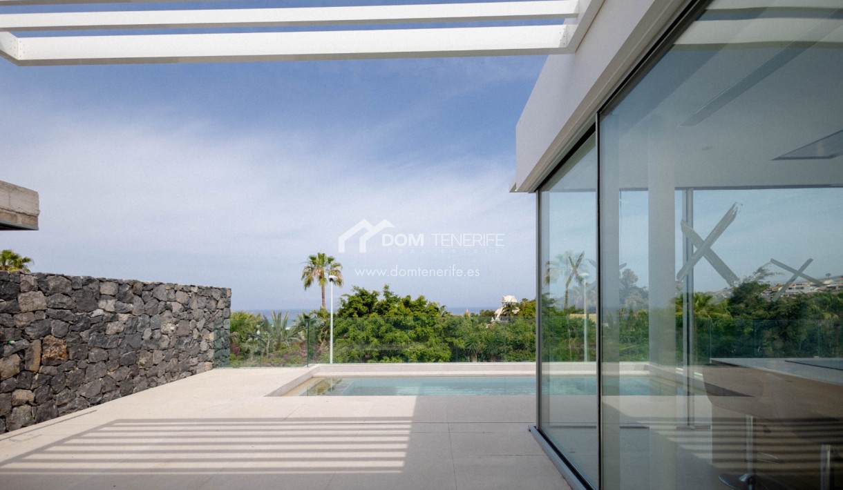 Revente - Villa -
Adeje - San Eugenio Alto