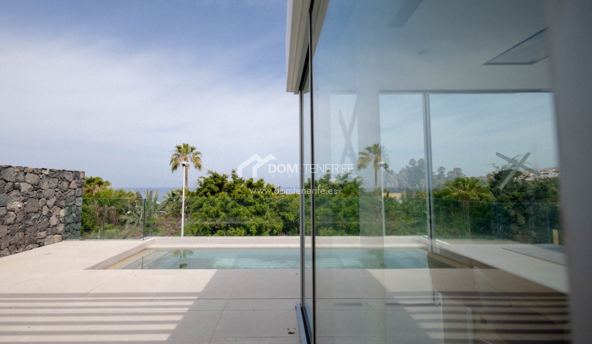 Revente - Villa -
Adeje - San Eugenio Alto