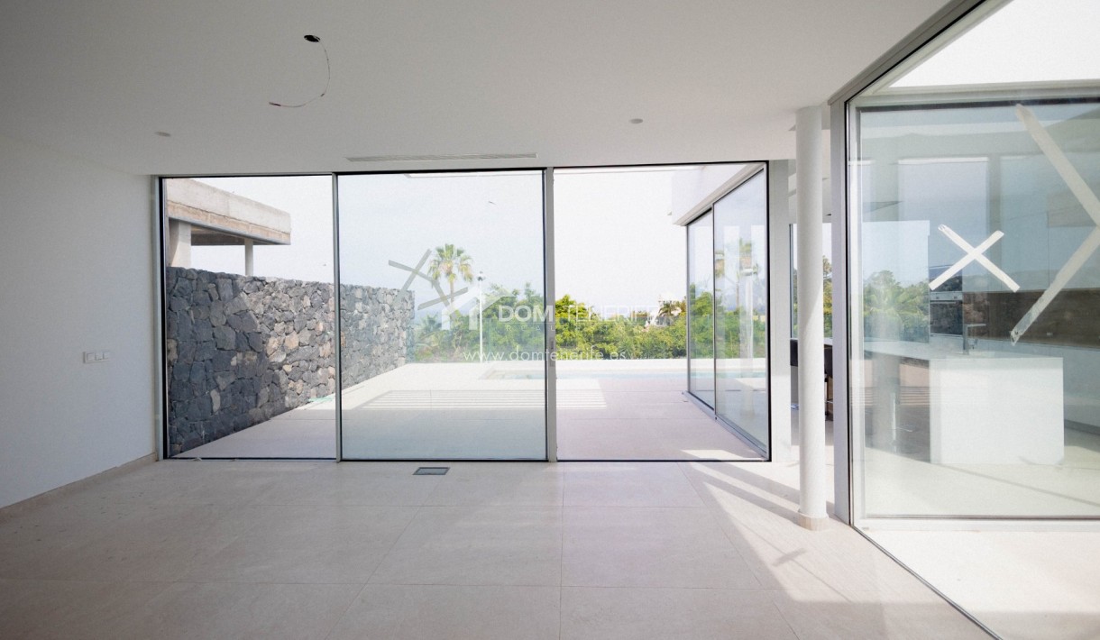 Revente - Villa -
Adeje - San Eugenio Alto