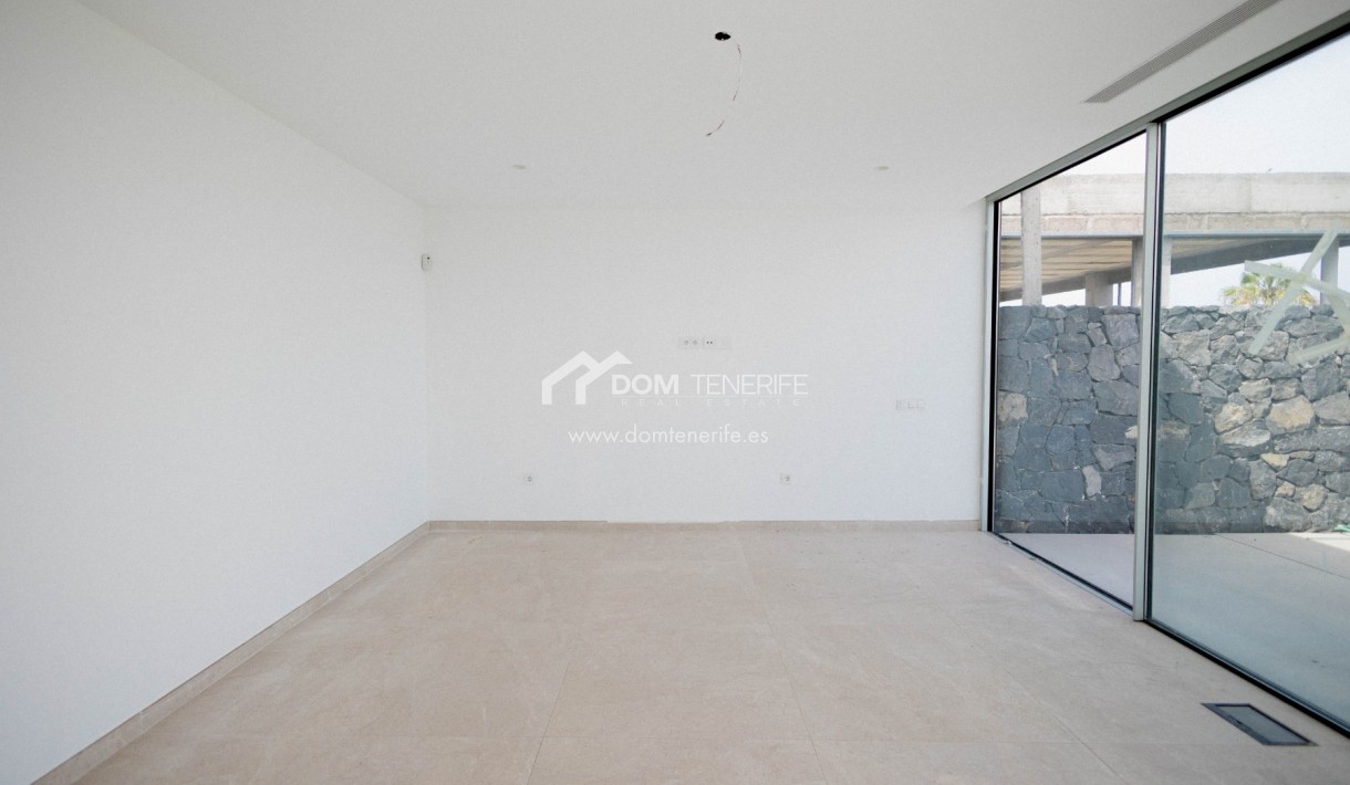 Revente - Villa -
Adeje - San Eugenio Alto