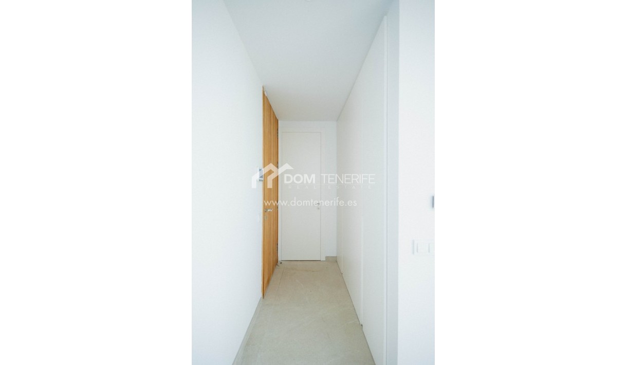 Revente - Villa -
Adeje - San Eugenio Alto