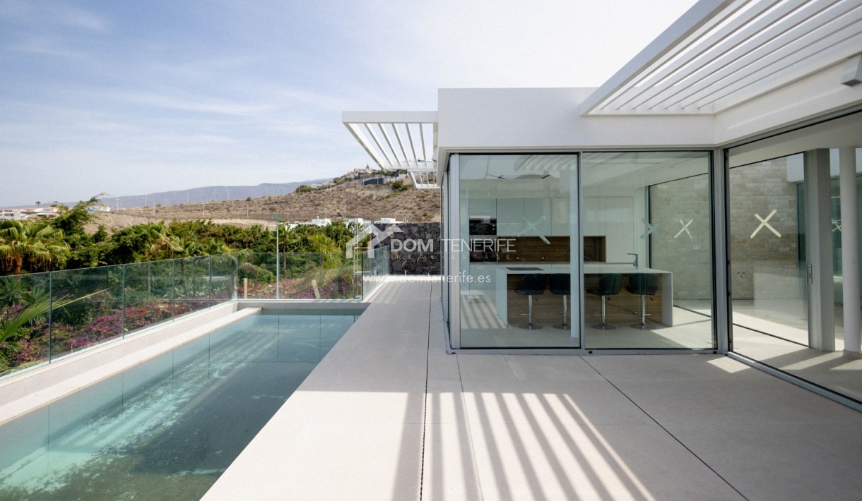 Revente - Villa -
Adeje - San Eugenio Alto