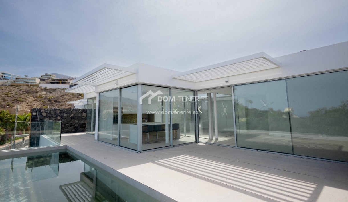 Revente - Villa -
Adeje - San Eugenio Alto