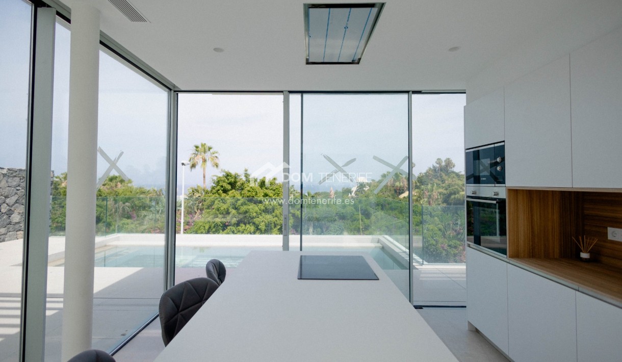 Revente - Villa -
Adeje - San Eugenio Alto