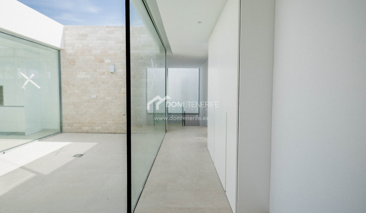 Revente - Villa -
Adeje - San Eugenio Alto