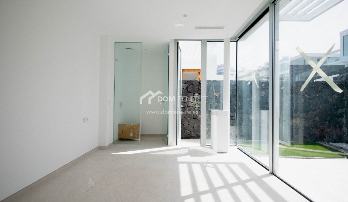 Revente - Villa -
Adeje - San Eugenio Alto