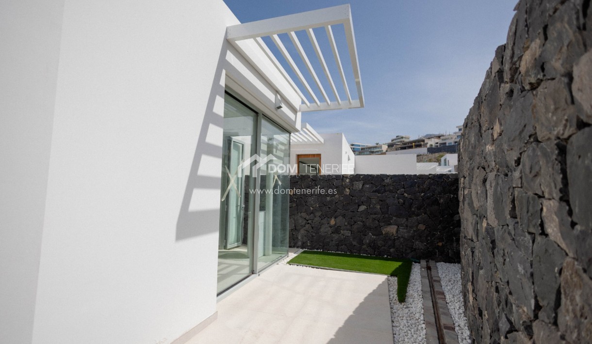 Revente - Villa -
Adeje - San Eugenio Alto