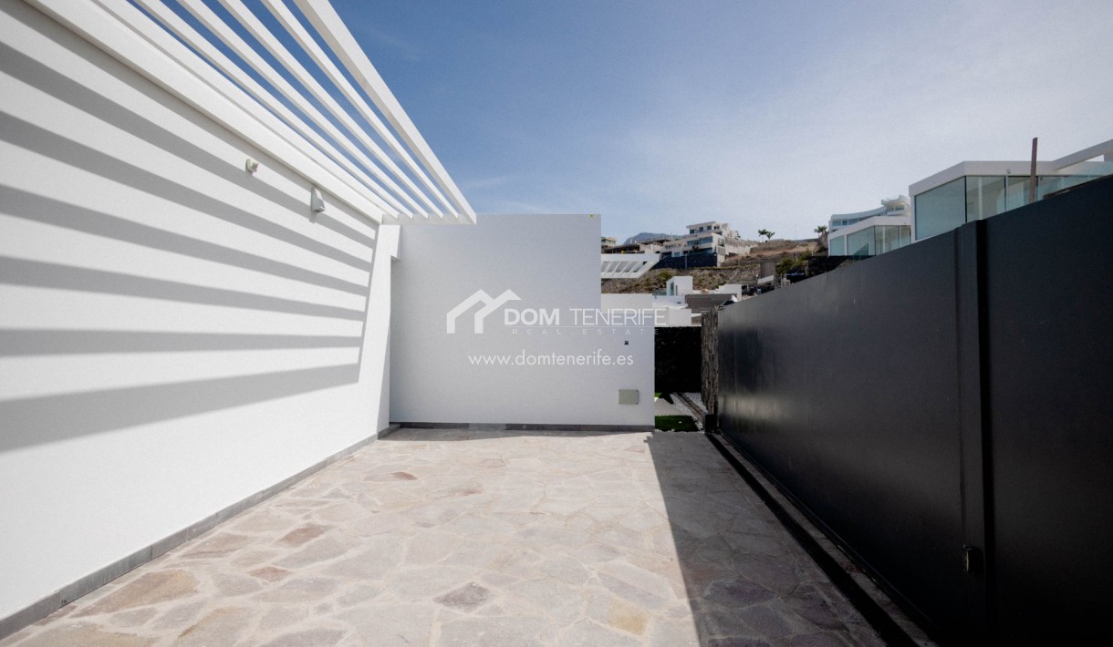 Revente - Villa -
Adeje - San Eugenio Alto