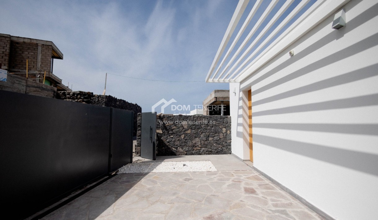 Revente - Villa -
Adeje - San Eugenio Alto