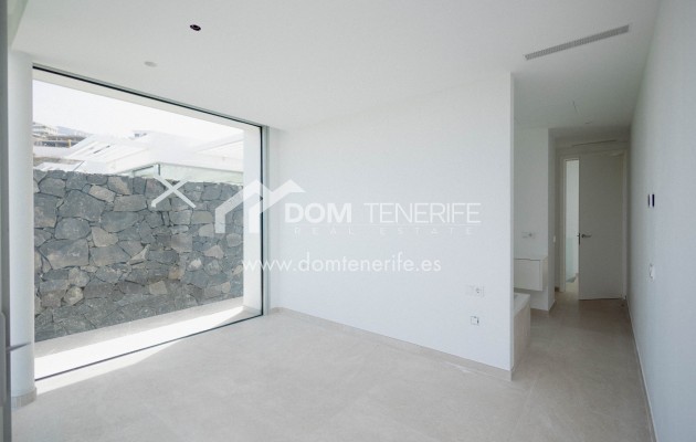 Revente - Villa -
Adeje - San Eugenio Alto