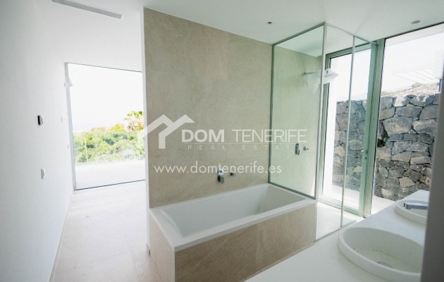 Revente - Villa -
Adeje - San Eugenio Alto