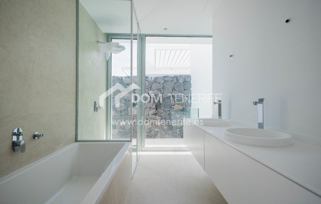 Revente - Villa -
Adeje - San Eugenio Alto