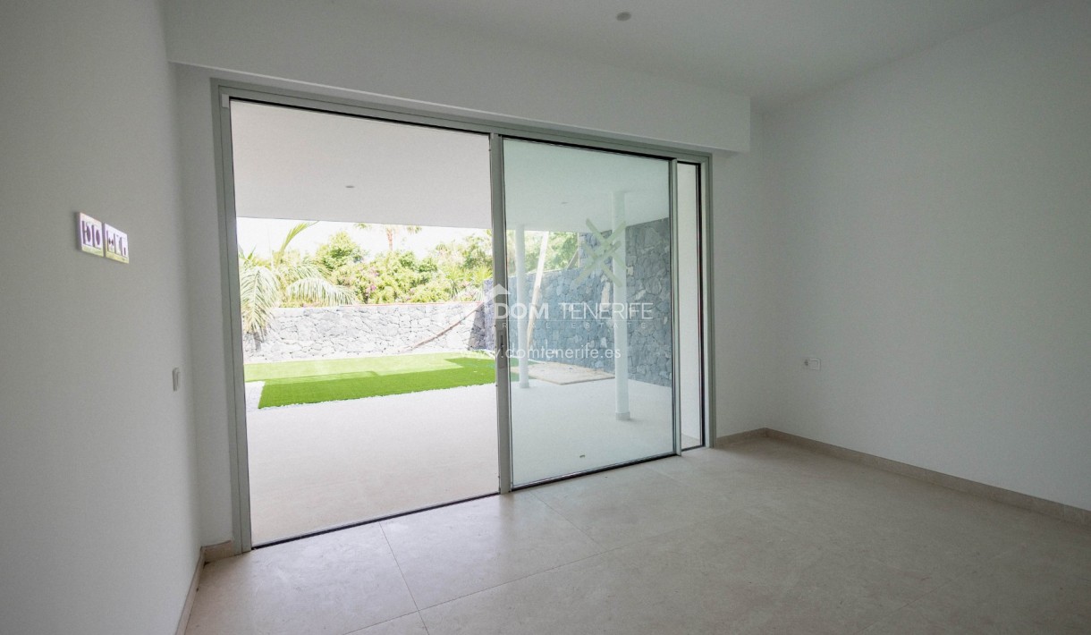 Revente - Villa -
Adeje - San Eugenio Alto